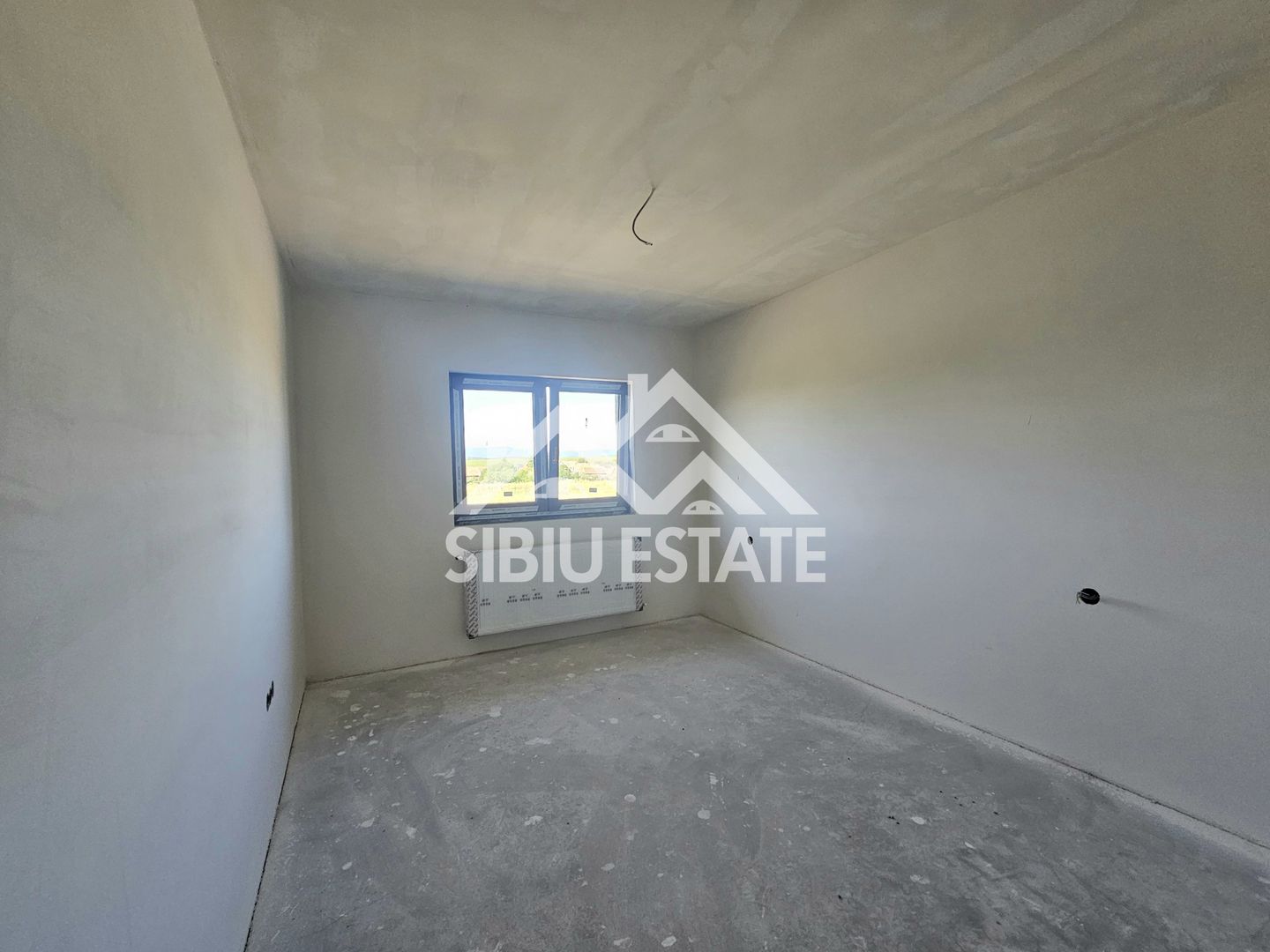 Casa noua 4 dormitoare, spatiu bun pentru familie - Poză 15