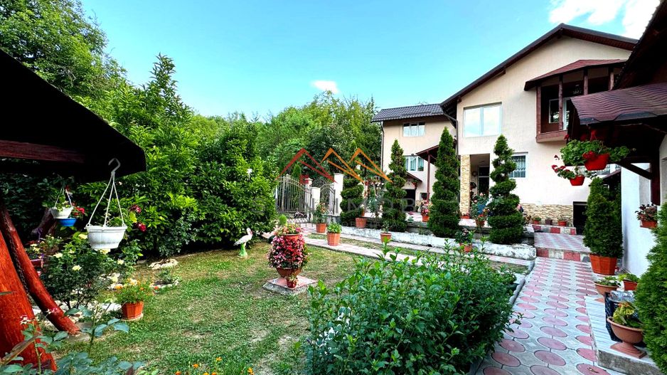 Casa 4 camere, anexe, recent renovata, foisor, teren 781mp, Izvoru, DB - Poză 11