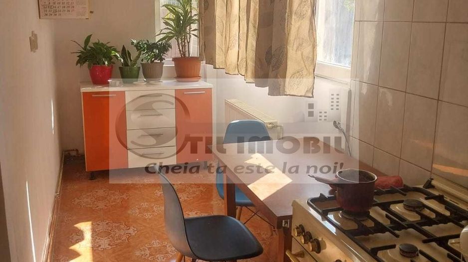 Apartament la casa, curte proprie, , Podul de Fier - Poză 2