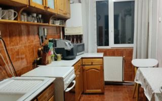 Vand apartament 3 cam etaj 6/9 Careiului. - Poză 6