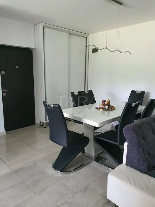 Vand apartament cu 2 camere in Floresti. - Poză 1