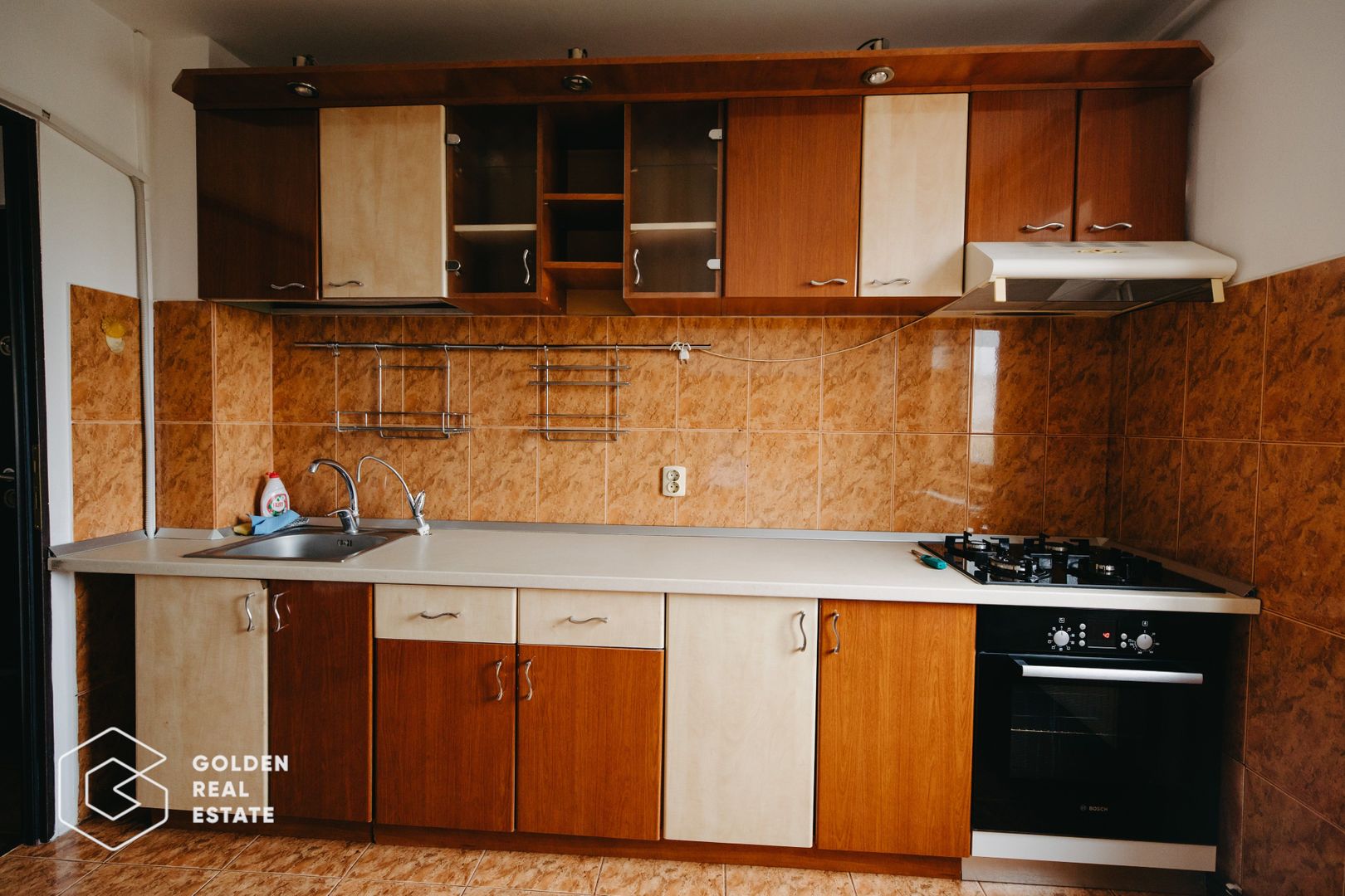 Apartament cu 4 camere, complet utilat și mobilat, zona Vlaicu - Poză 8