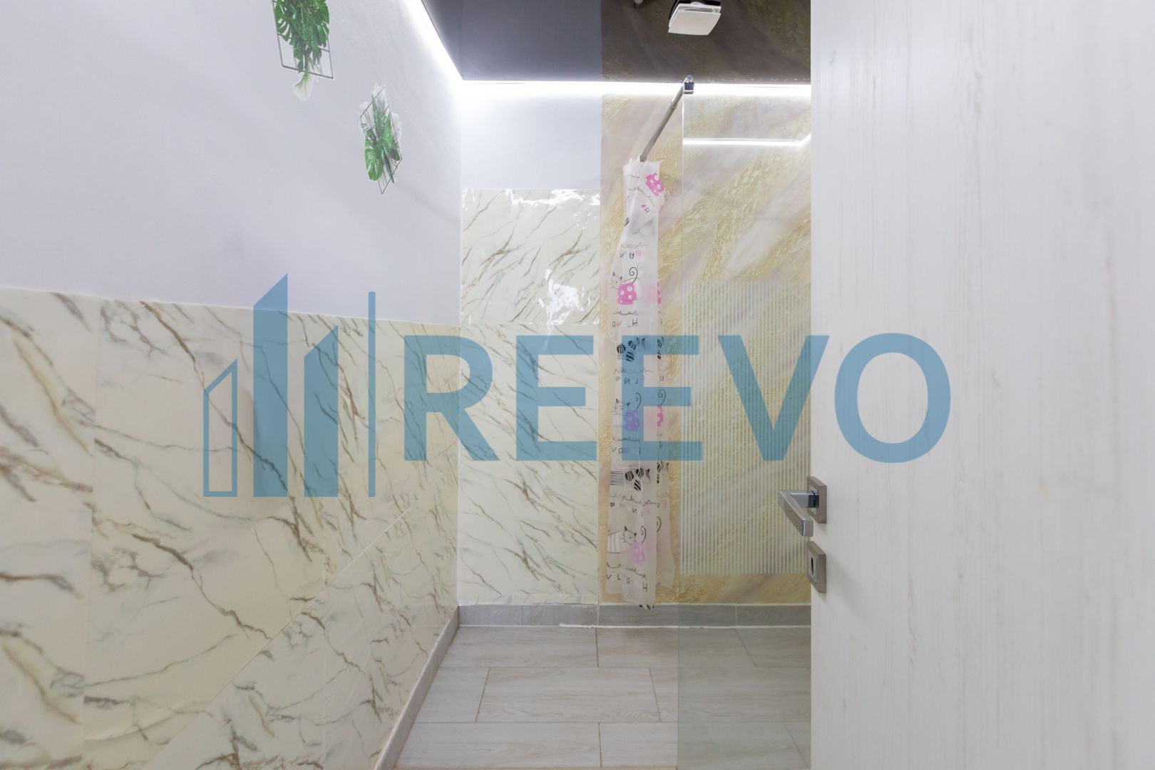 Clădire și teren de investiție, central Roman - Poză 16