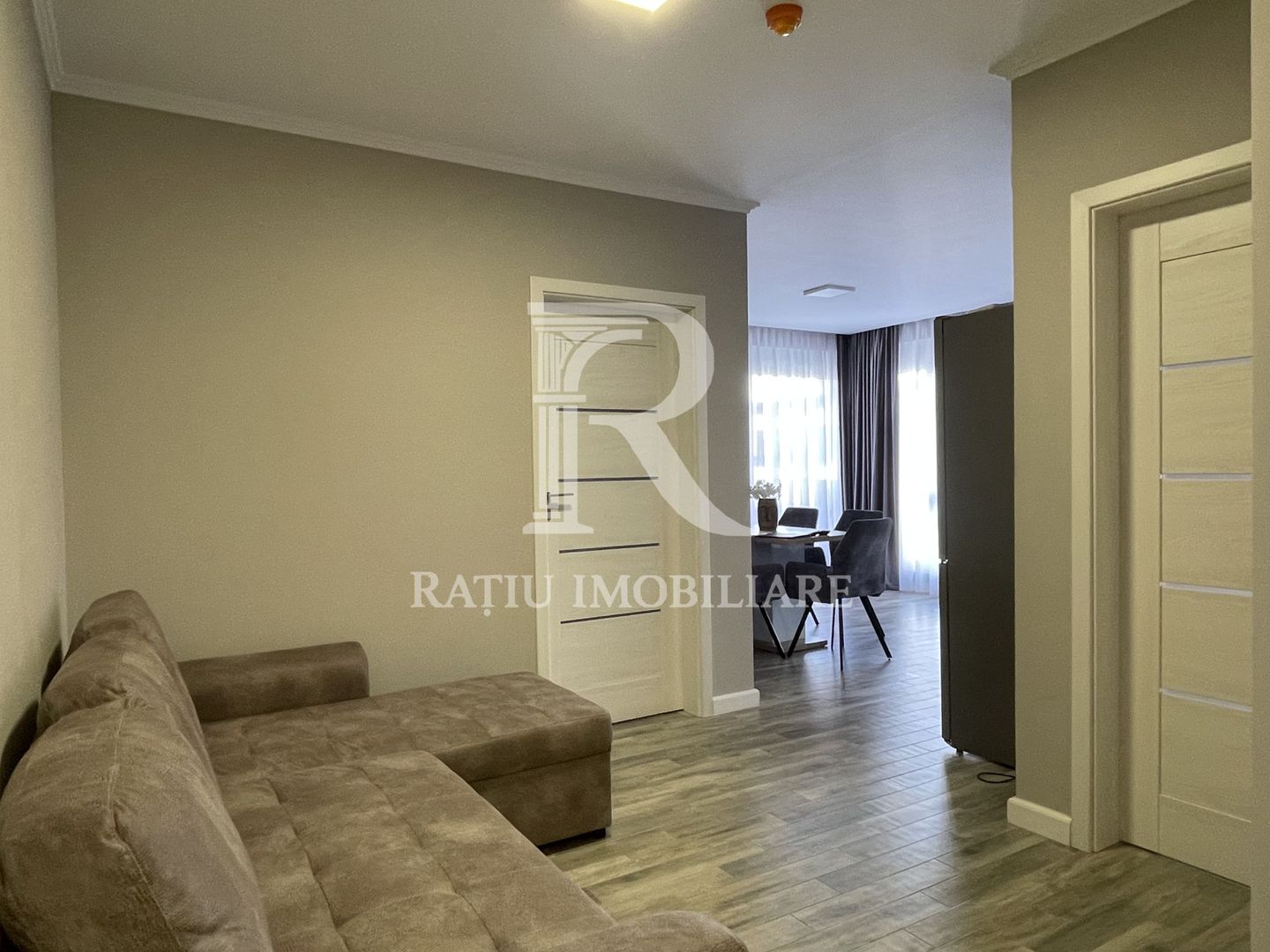 Apartament cu 3 camere | Parcare | Etaj 2 | West Residence | Oradea - Poză 4