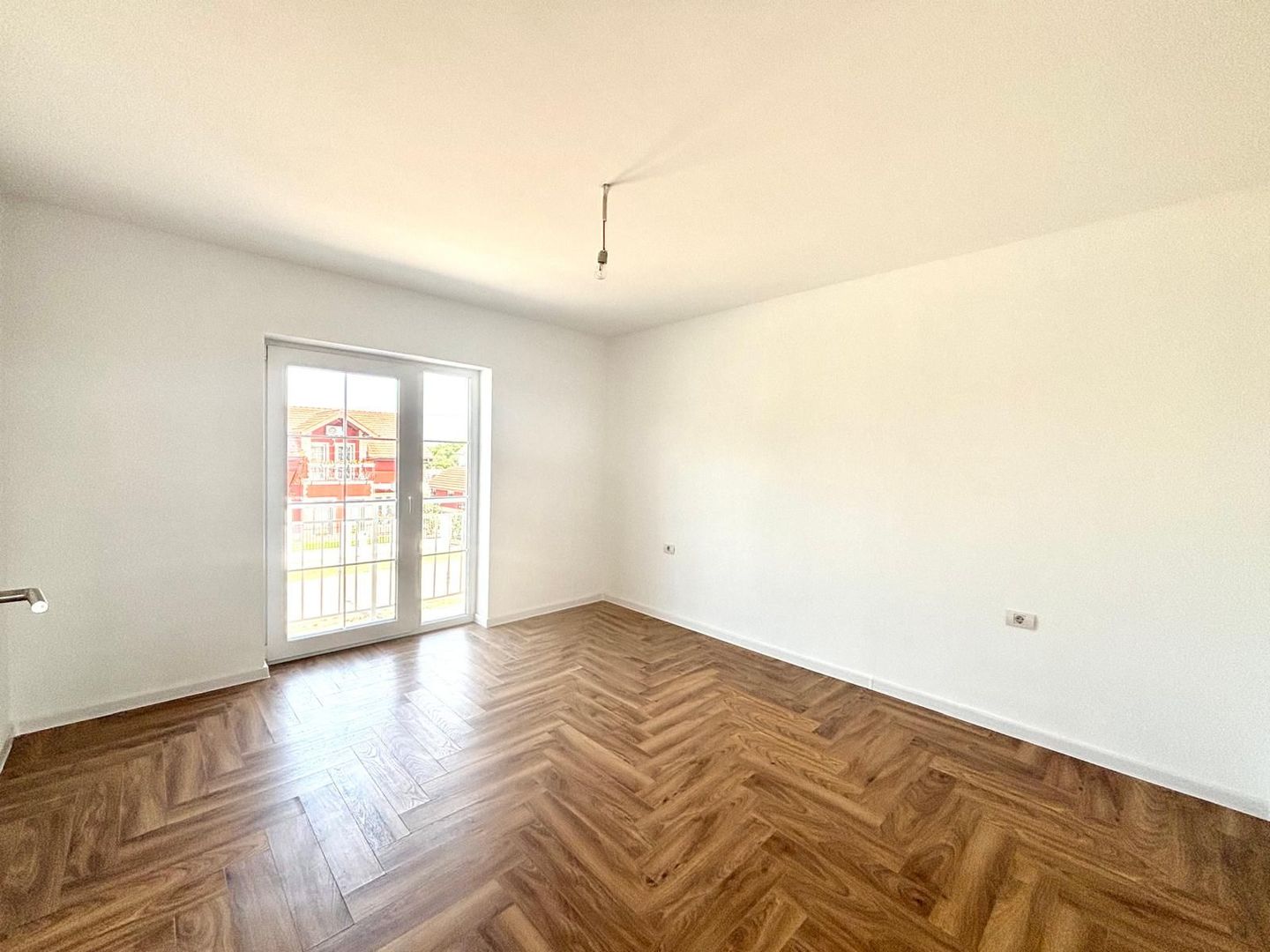 Duplex -4 camere - toate utilitatile - Sag - Poză 10