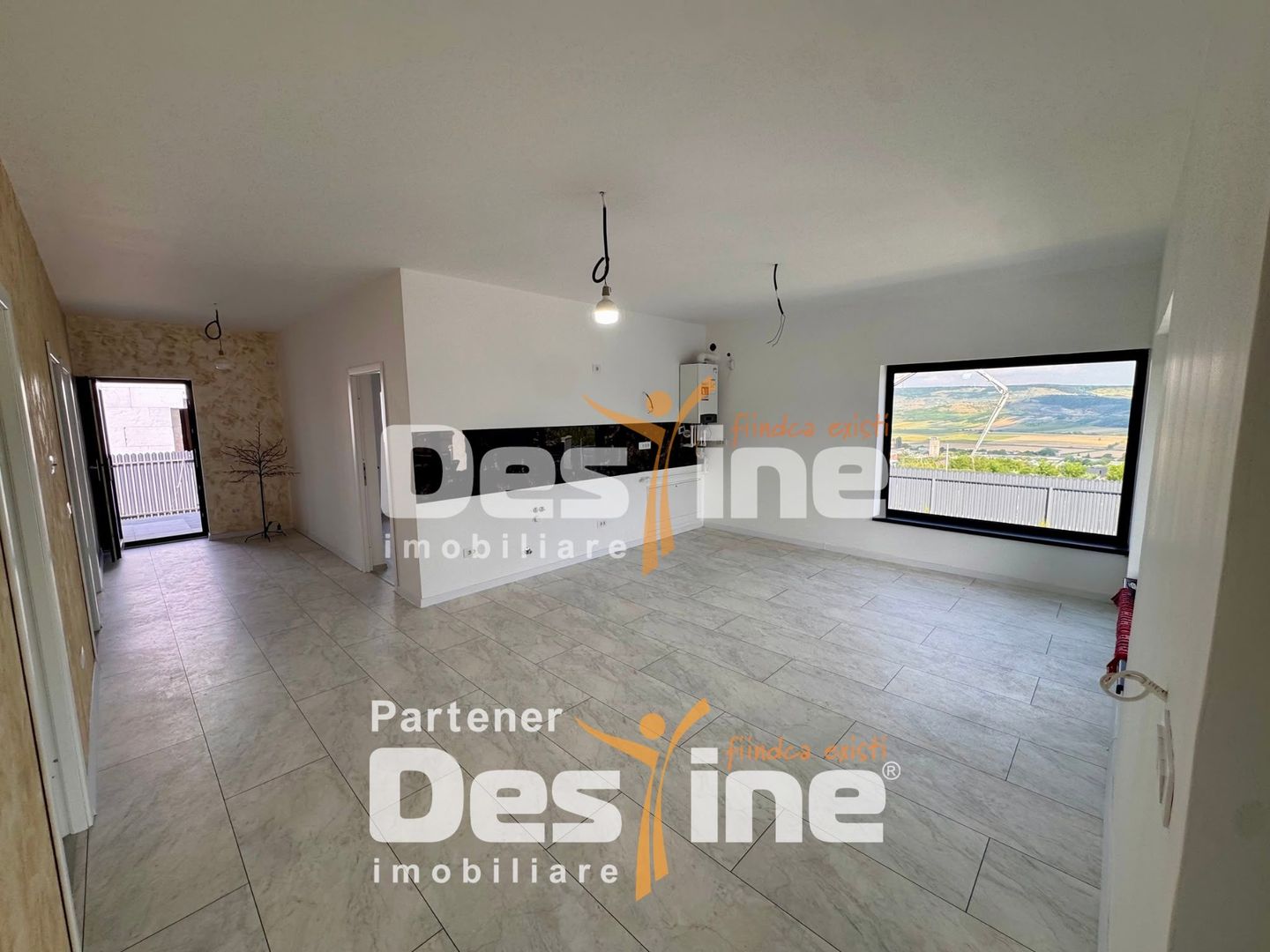 Casă individuală 4 camere, în Cartier - 124mp utili, teren - 450mp - Poză 2