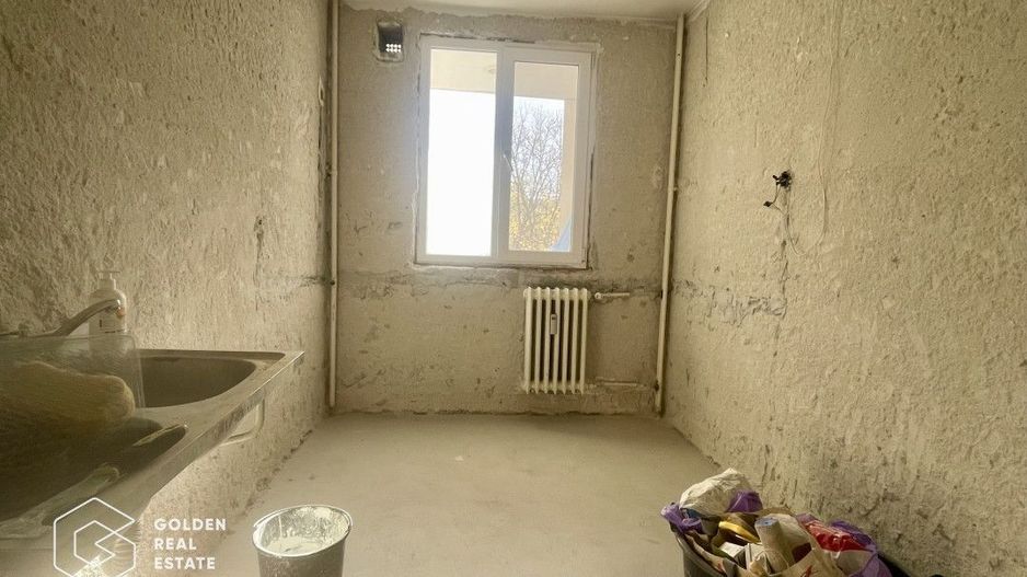 Apartament 3 camere, 2 bai, 2 balcoane, pregatit pentru renovare,  Zona Titan - Poză 5