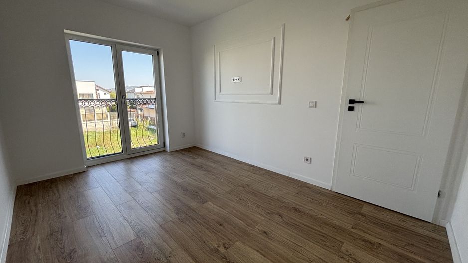 Casa cocheta 4 camere in Selimbar Triajului - Poză 16