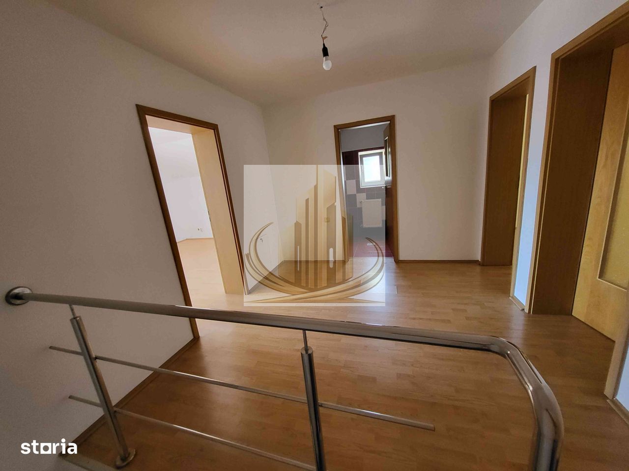 Casă spațioasă, versatilă – ideală pentru firmă sau locuință - Poză 9