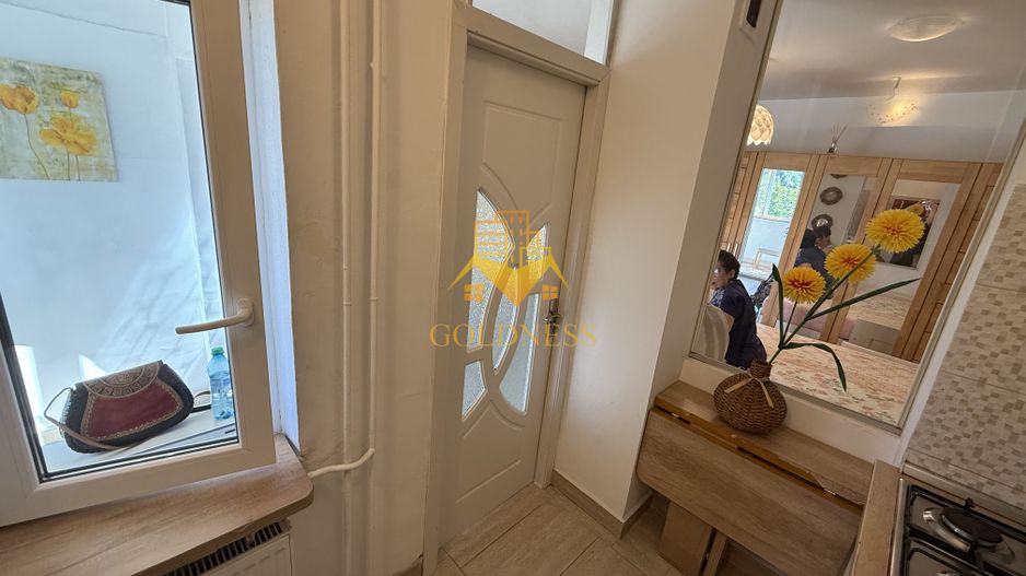 o camera, balcon, Ultracentral, Piata Stefan cel Mare, Teatru - Poză 7