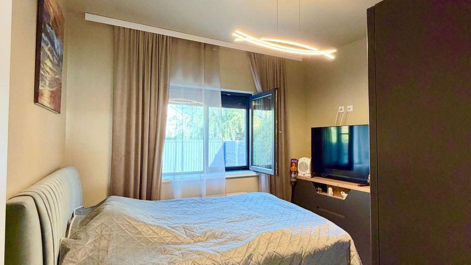 Duplex despartit prin baie - 4 camere I mobilat I Sanmihaiu Roman - Poză 11