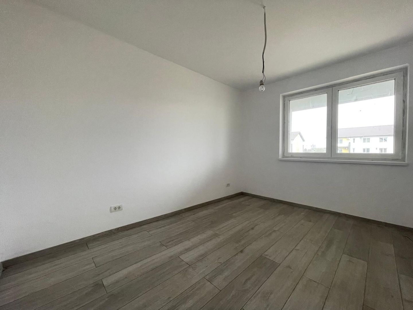Duplex in  4 camere si 3 bai la cheie - Calea Urseni - Poză 6