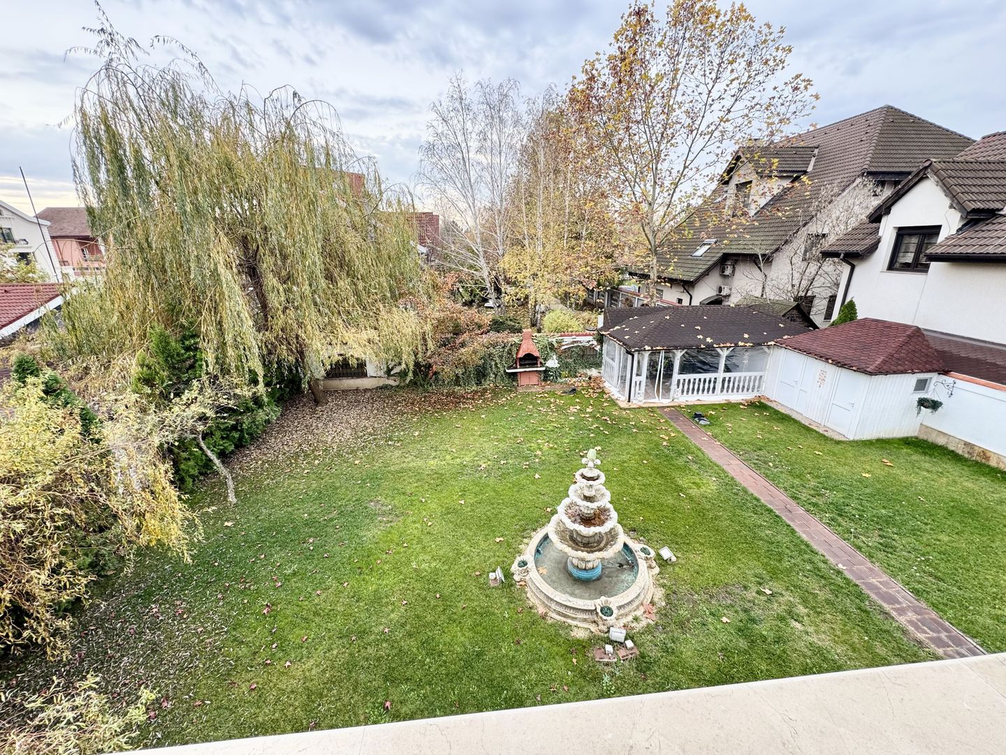 Vila lux cu 1000 mp teren pe Erou Iancu Nicolae langa Jolie Ville - Poză 37