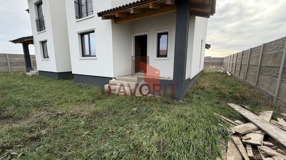 Duplex despartit | 4 camere | Asfalt si toate utilitatile | Zona excelenta - Poză 2