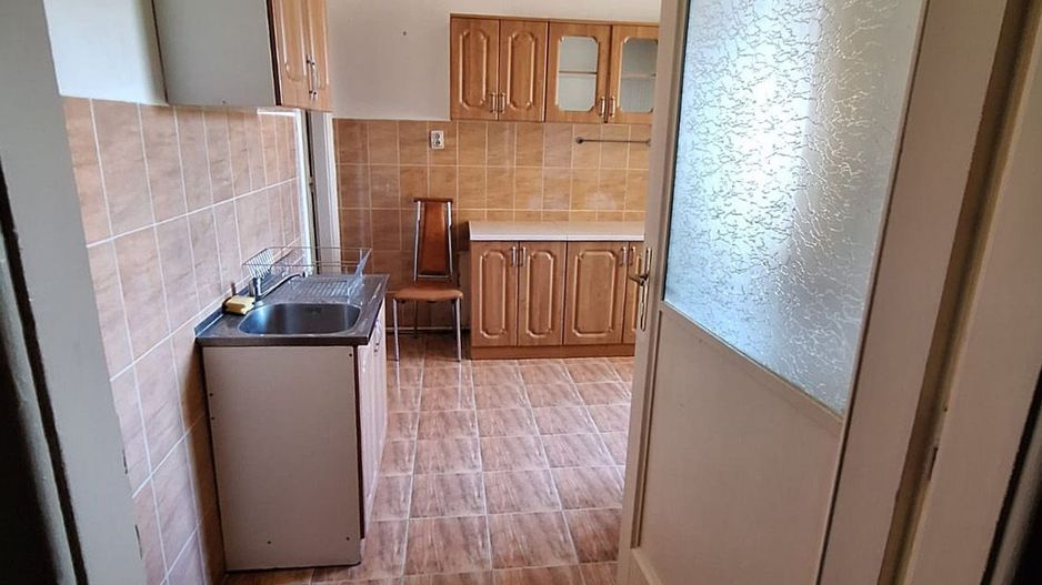 Apartament cu loc de parcare și grădină proprie - de închiriat - Poză 3