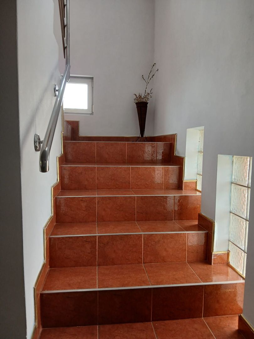 Inchiriez pentru cazare Vila cu 7 camere - Poză 8