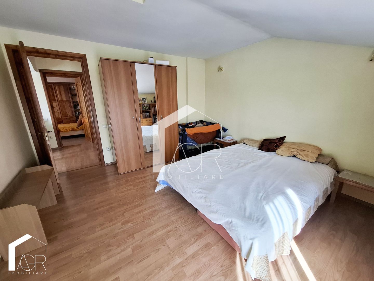 Casa tip duplex cu 6 camere, zona Republicii - Poză 17