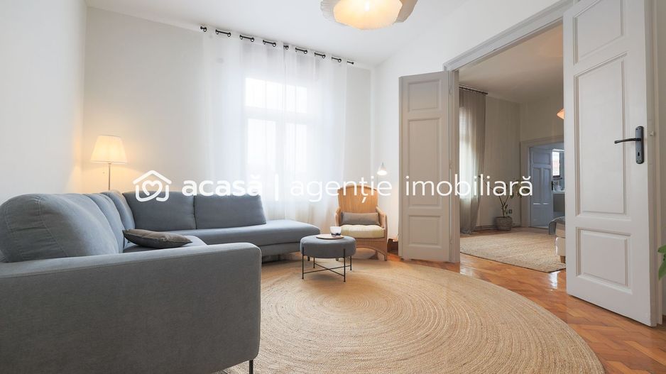 Apartament unic în Arad – Ultracentral, liniște, priveliște superbă - Poză 1