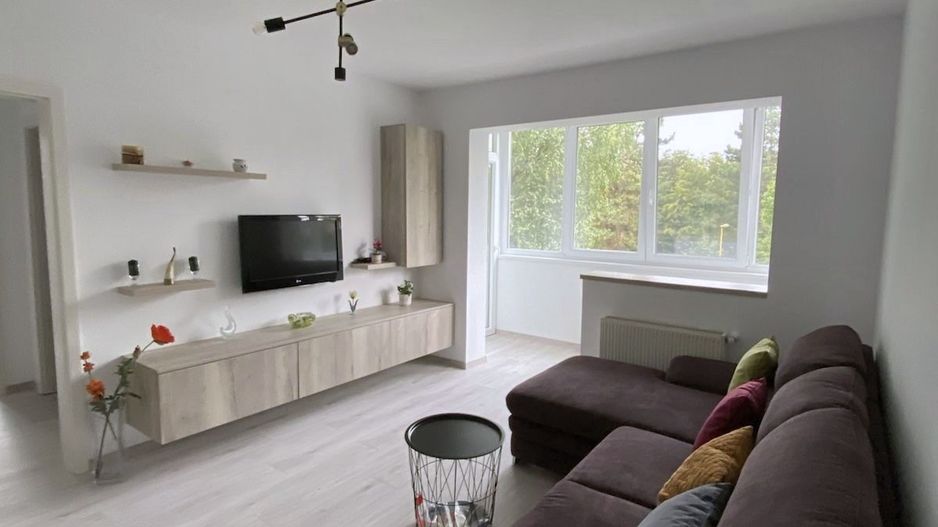 Apartament 2 camere modern , renovat - de inchiriat  Astra Brasov - Poză 1