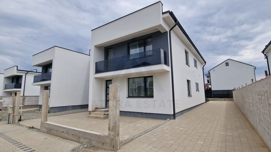 DIRECT DEZVOLTATOR ! Casa tip cvadruplex, 4 camere 110 mp utili - Poză 1