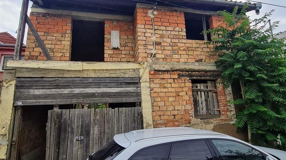 Casa in Rosu zona Garii Oradea - Poză 1