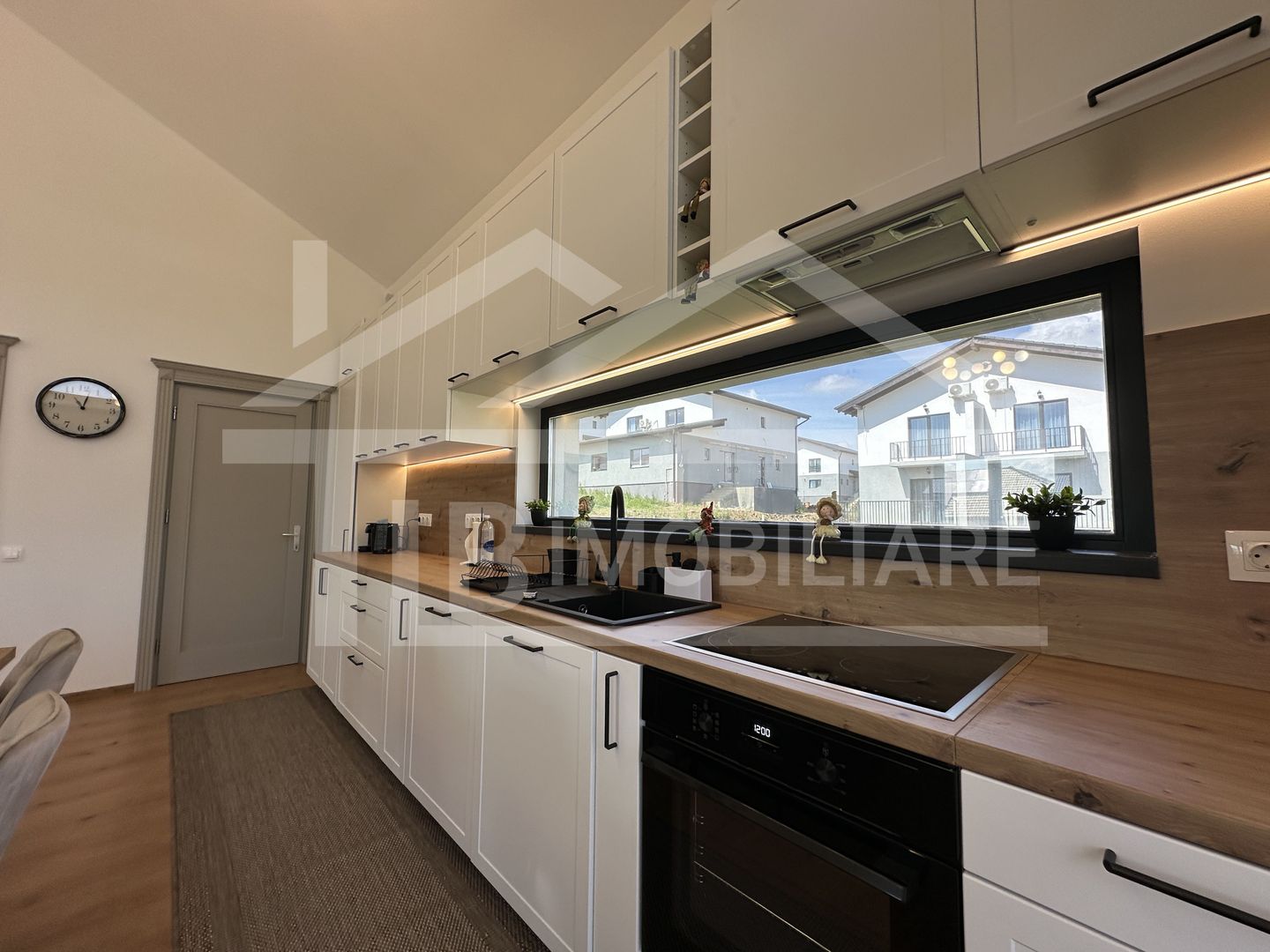 Casa individuala, 4 camere, 300mp, Zona Livezeni - Poză 4