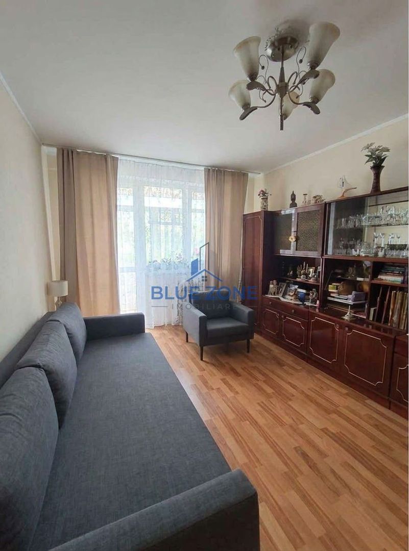 Apartament cu 3 camere de vânzare în Drumul Taberei - Poză 1