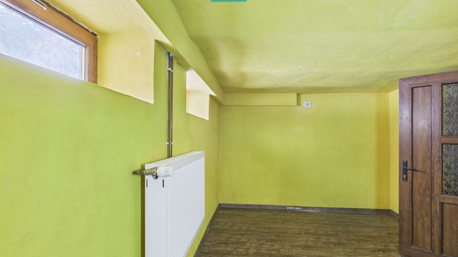 Casă cu 4 camere în zona Parneava - Poză 14