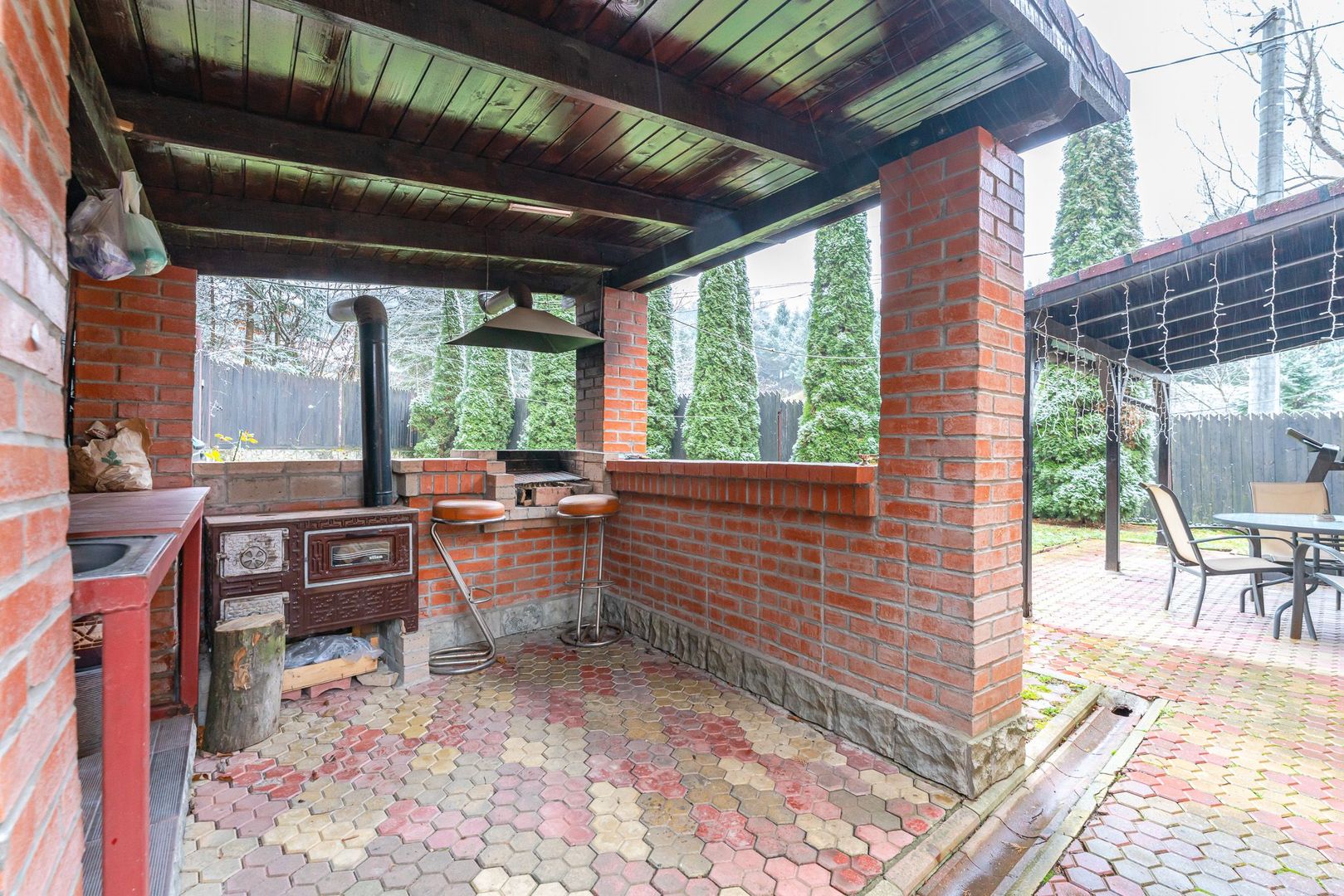 Ansamblu imobiliar compus din 2 proprietati si 700 mp teren - Poză 18