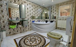 Casa de vanzare cu spatiu comercial la parter - Poză 9