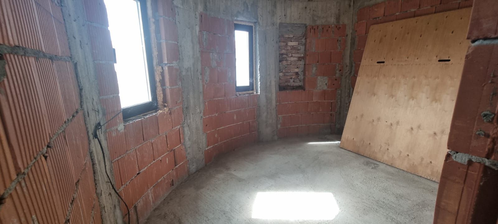 Casă la roșu în Brănești, oportunitate de preț - Poză 4