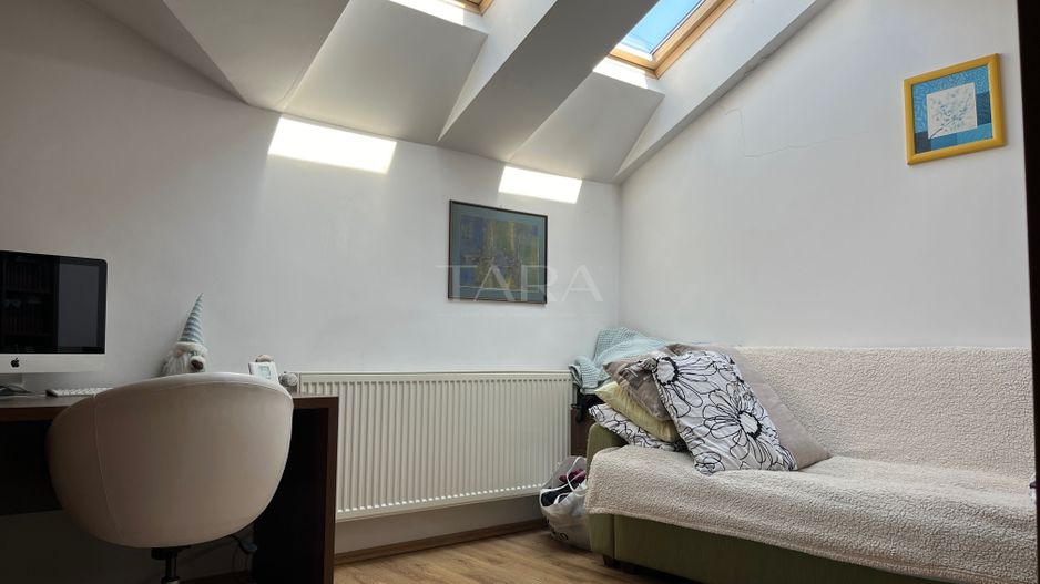 Casă spațioasă într-o zonă cu priveliște deosebită, Dambul Rotund - Poză 5