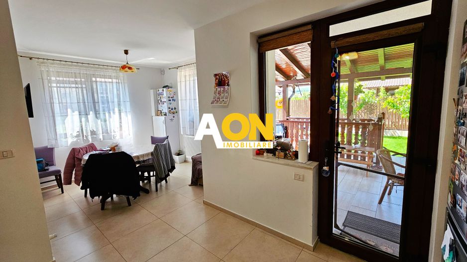 1/2 Duplex mobilat, utilat, 4 camere, pivnita, 200 mp teren - Poză 4