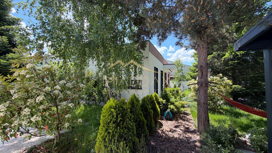 Vila cu 5 camere // * 565 mp gradina* // Tunari - Poză 126