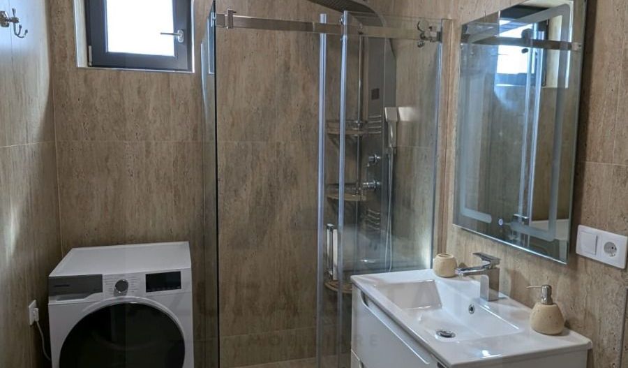 Apartament 3 camere 2 bai 70 mp utili terasa si parcare in Selimbar - Poză 14