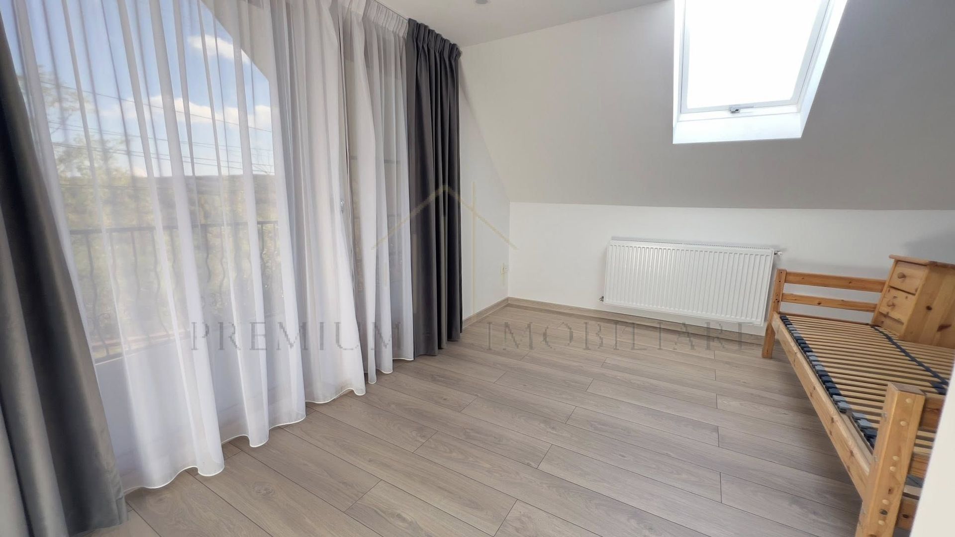 Casa de vanzare la 13 km de Onesti - Poză 16