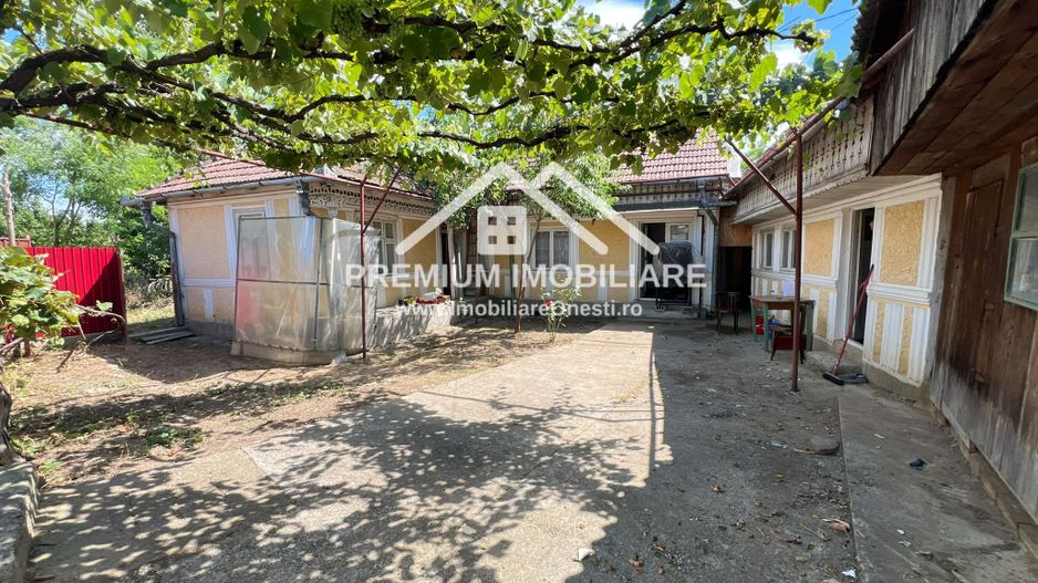 Casa batraneasca cu 1042 mp teren - Poză 2