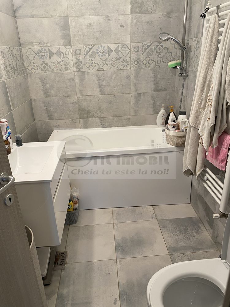 Apartament cu 2 camere, 61.6 mp - Zona 5 Drumuri - loc de parcare ! - Poză 6