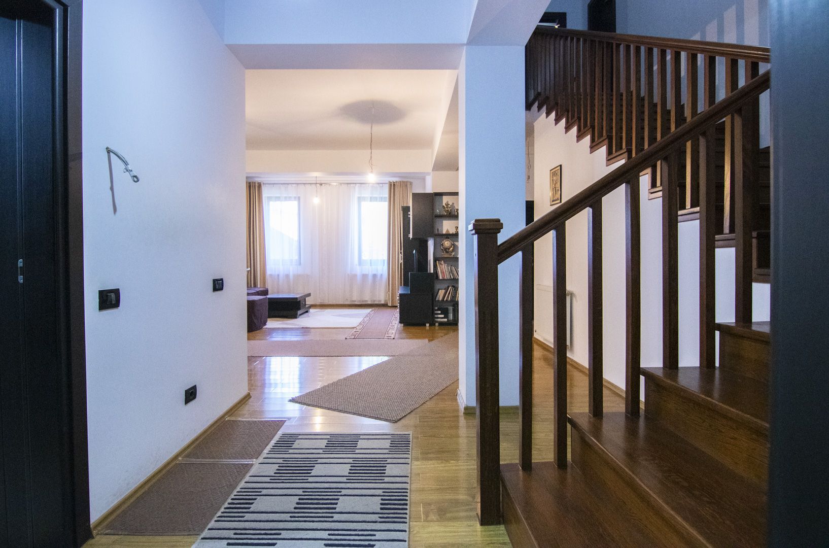 Casă / Vilă, 5 camere, teren 690 Mp., Prelungirea Ghencea - Maracineni - Poză 31