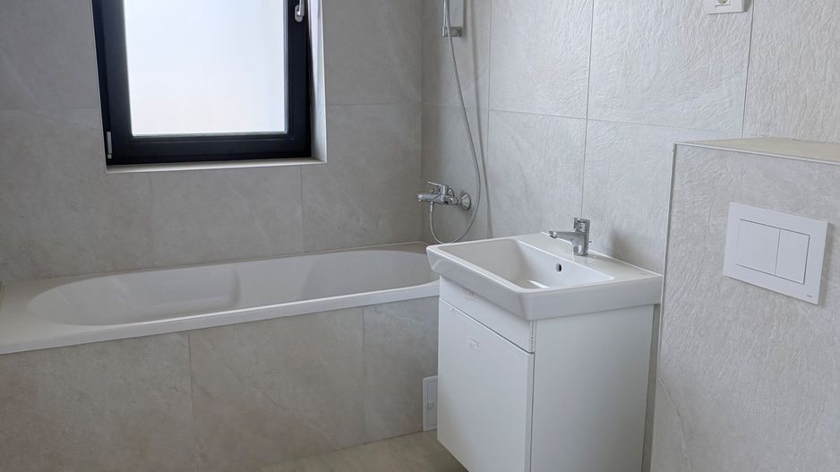APARTAMENT CU TERASA - Poză 4
