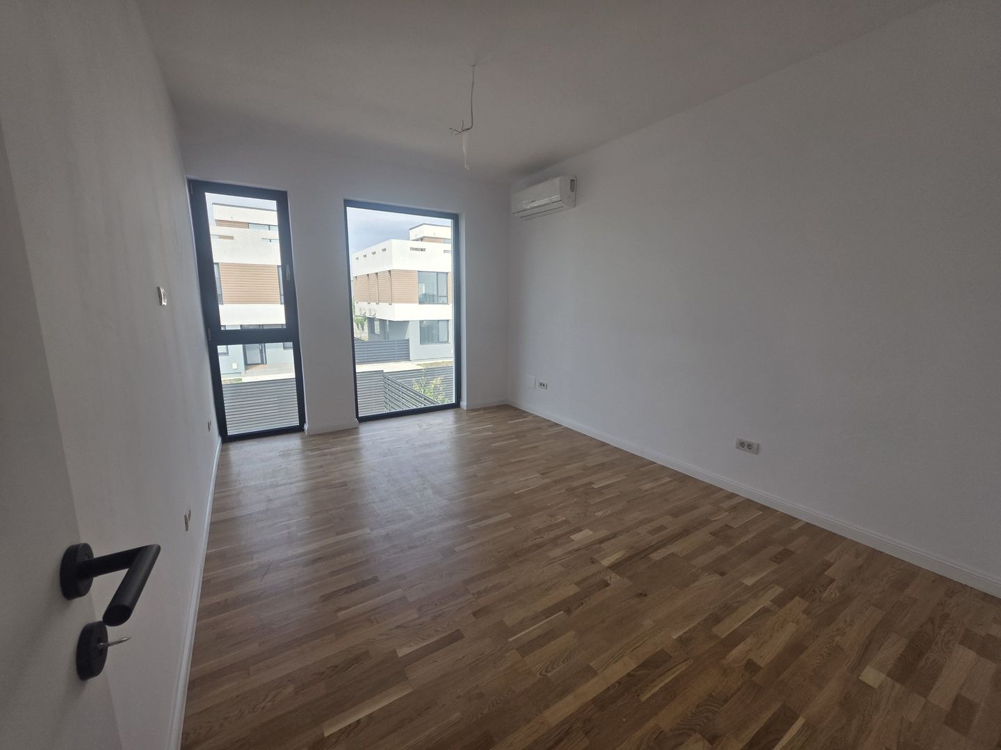 Vila LUX | 5 camere | TUNARI - Poză 10