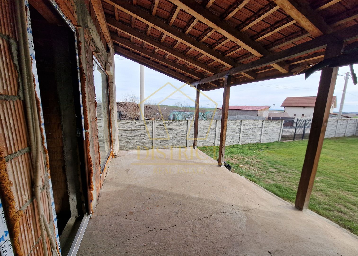 Casa individuala impartita in 2 apartamente | Ianova - Poză 13