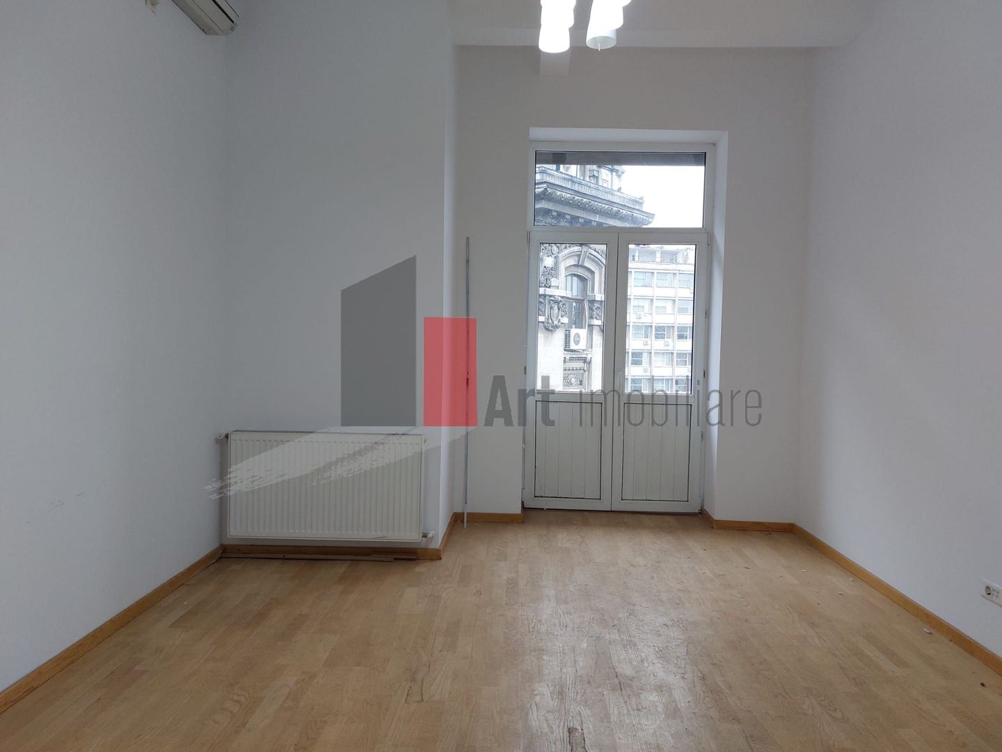 Spatiul "ERAIKINA" in imobil vechi de birouri, cu rezonanta istorica - Poză 1