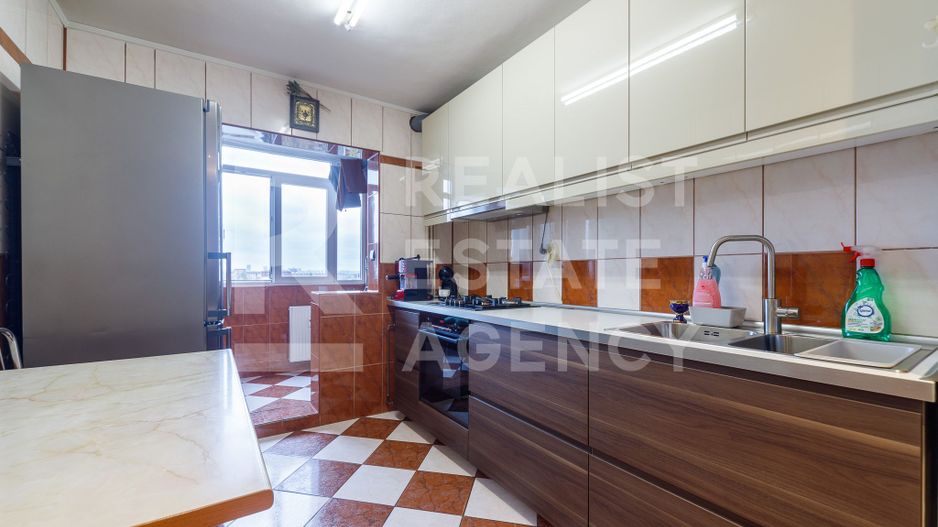 Vânzare, apartament, 3 camere, zona Uverturii - Poză 4