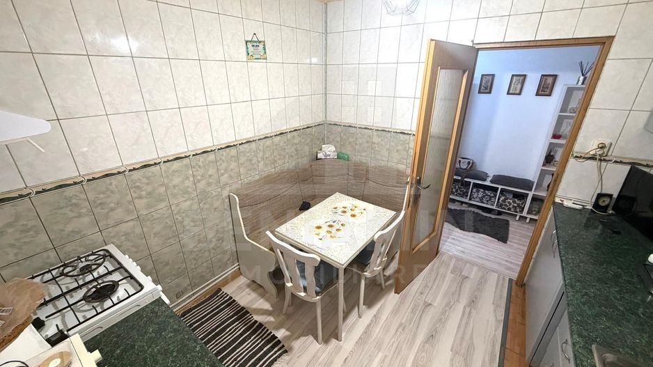 3 camere semidecomandat etaj 3 mobilat utilat - Valea Rosie - 69mp - Poză 5