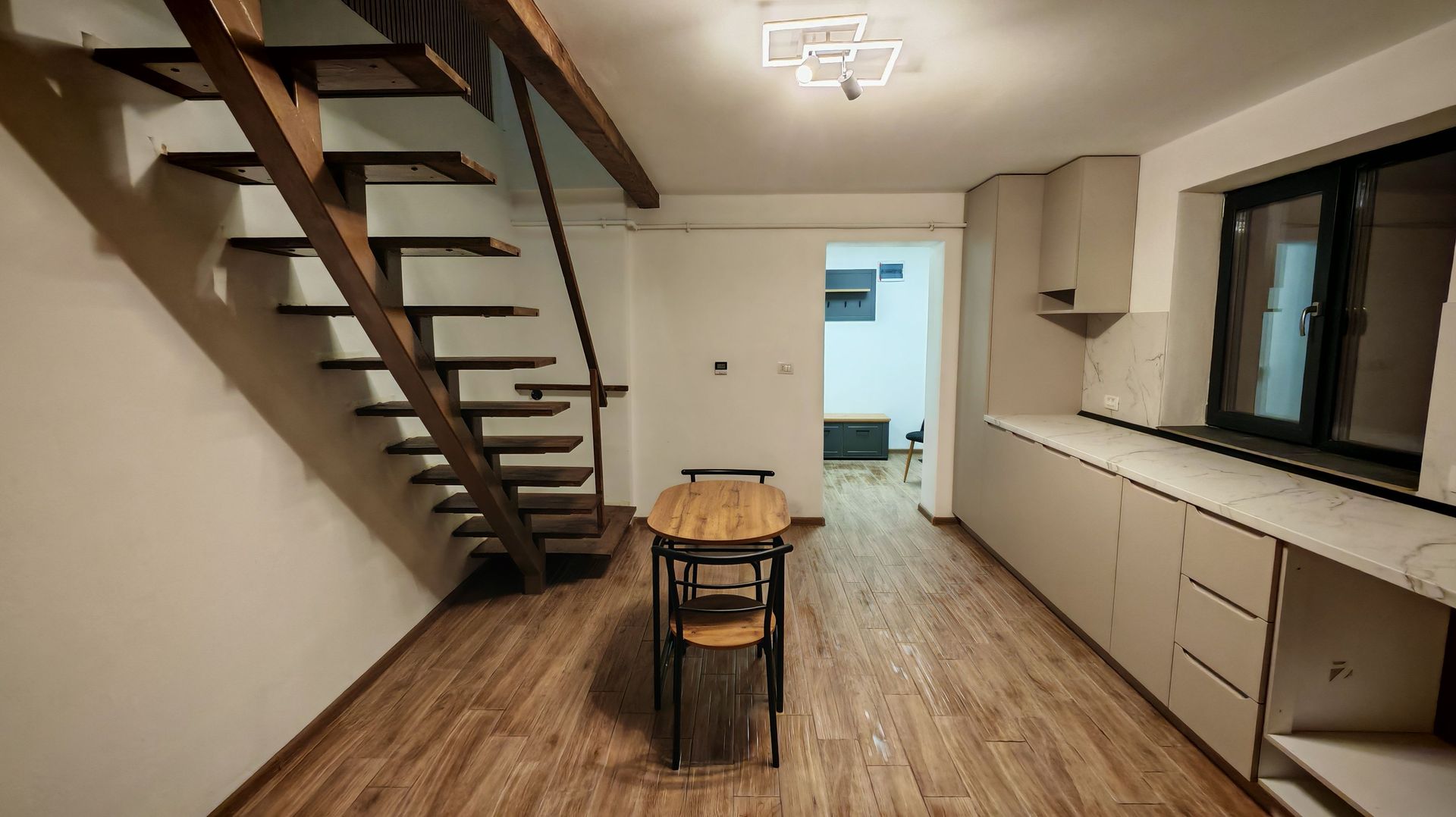 Corp de casa P+M 4 camere , Racadau Carpatilor -LIDL- ,curte comuna. - Poză 5