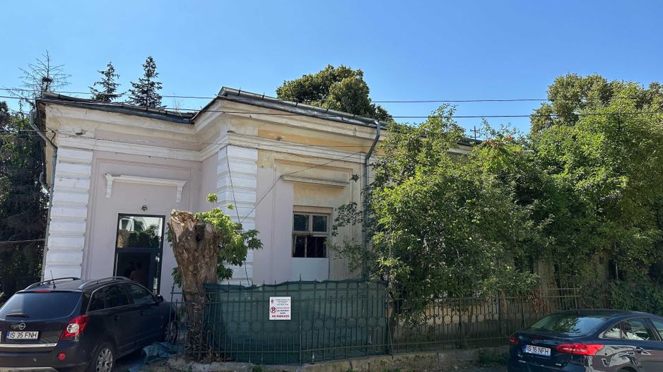 Persoana fizica !! vand casa Centru  !! 1160 Mp !! rate !! - Poză 2