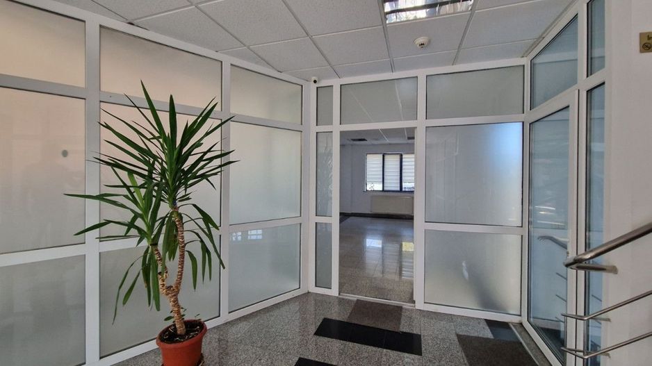 Inchiriere spatiu centru Pitesti, strada Crinului - Poză 1