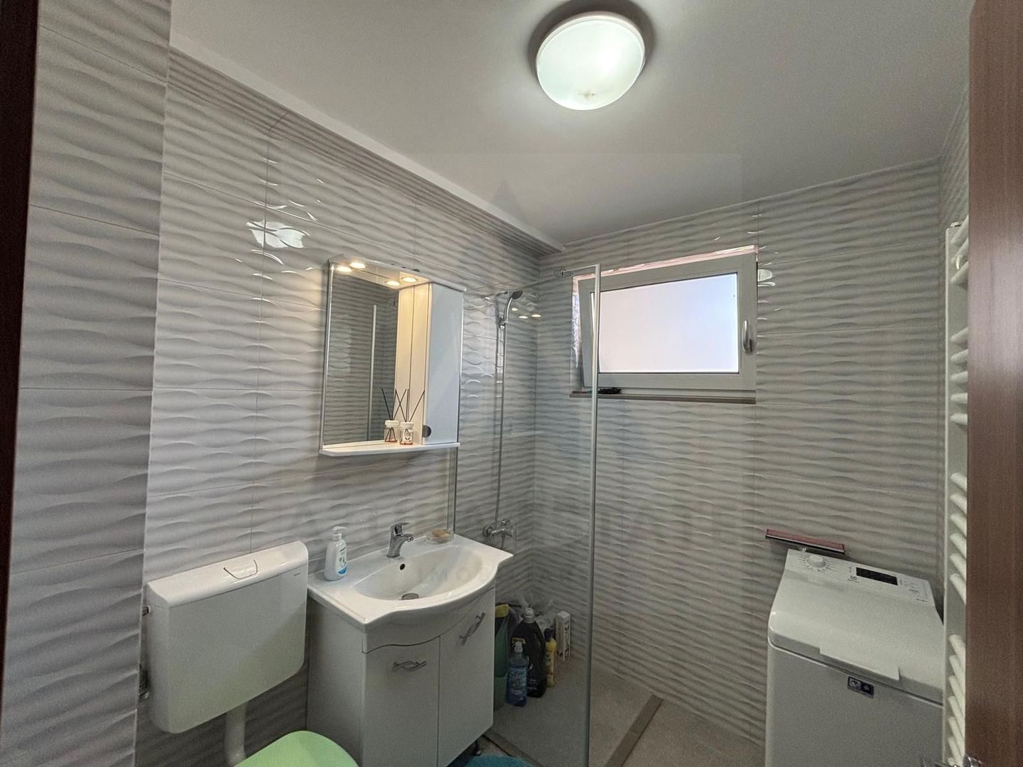 Apartament impecabil 69,5mp 3 camere  2 băi etaj 1 cu loc de parcare - Poză 20