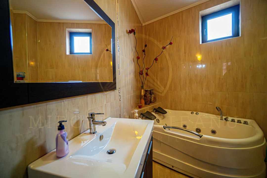 Casă Spațioasă în Palazu Mare – Ideală pentru Două Familii! - Poză 9